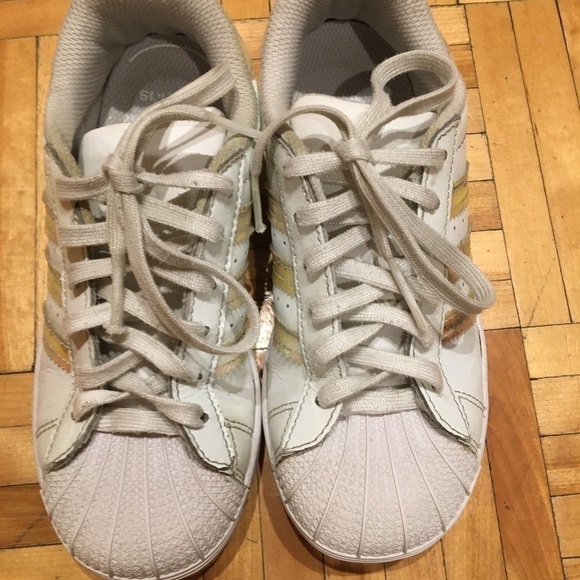 Euc adidas Superstar Girls Shoes​​​​​ - Picture 3 of 8